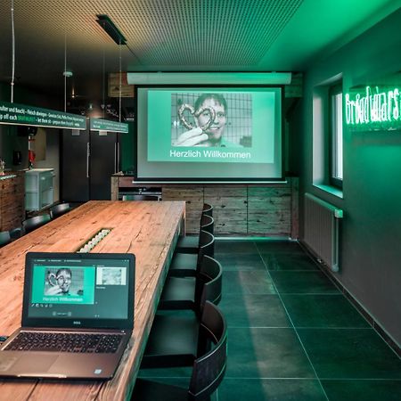 BRATWURSThotel Georgensgmund Buitenkant foto