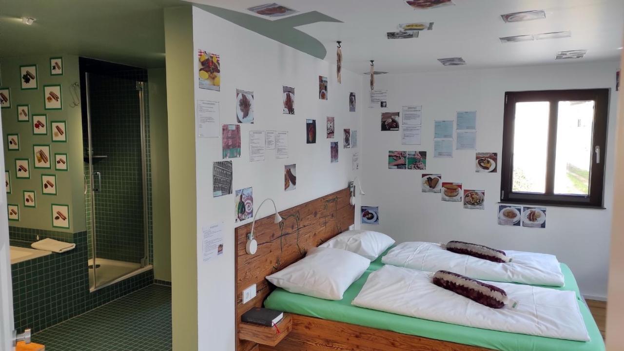 BRATWURSThotel Georgensgmund Buitenkant foto