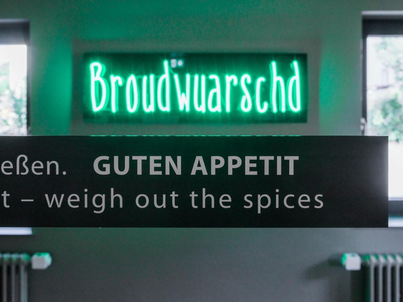 BRATWURSThotel Georgensgmund Buitenkant foto