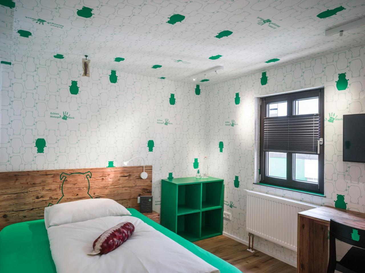 BRATWURSThotel Georgensgmund Buitenkant foto